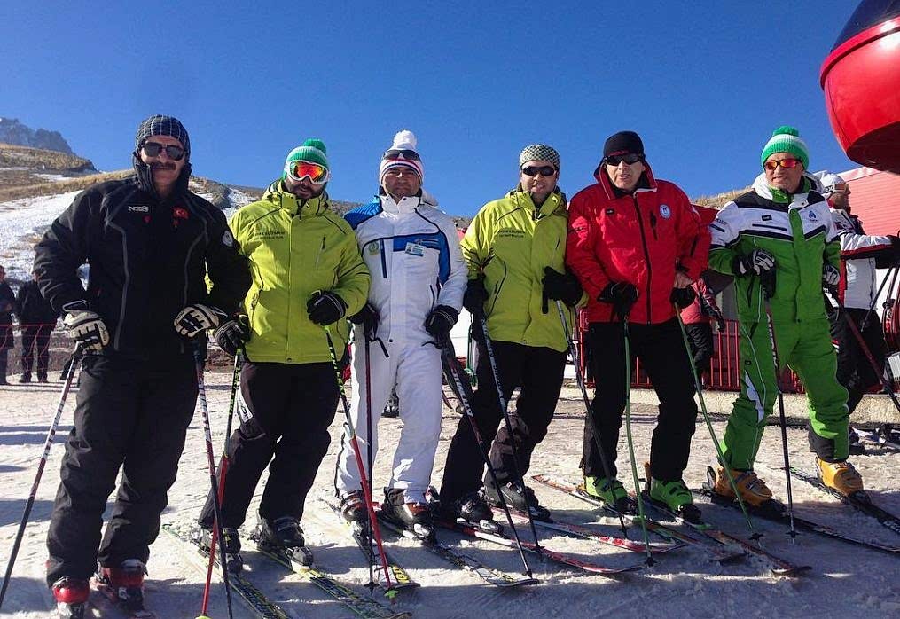 Kayak Eğitmenlerimizin tamamı Türkiye Kayak Federasyonu Öğretici belgesi sahibidir